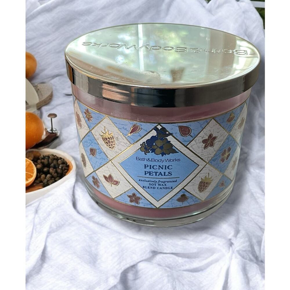 Bath & Body Works Picnic Petals Candle 3 Wick Freesia Raspberry Jasmine 14.5 oz